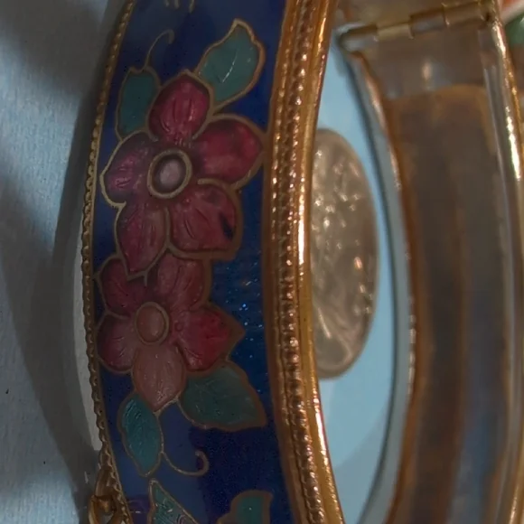 Vintage Floral Enamel Bangle Bracelet And Screw back Earrings with Gold Accents - Picture 6 of 10